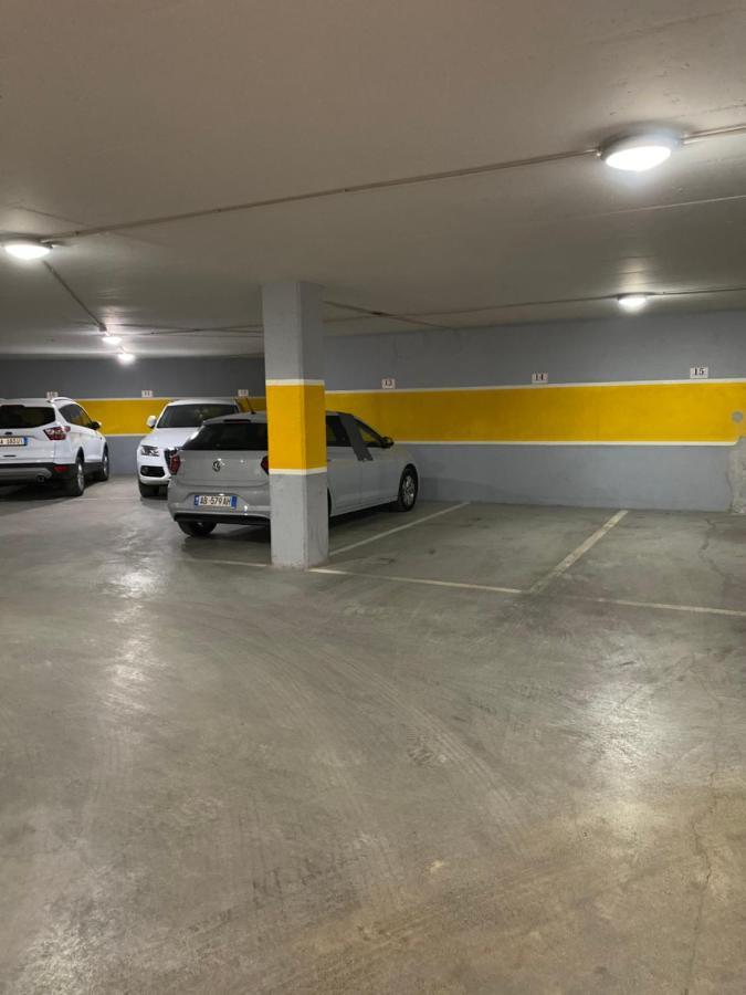 Nemis Apartments In The Centre Of Tirana Four Free Parking Exteriér fotografie