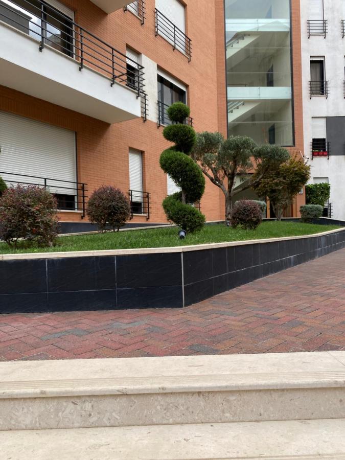 Nemis Apartments In The Centre Of Tirana Four Free Parking Exteriér fotografie