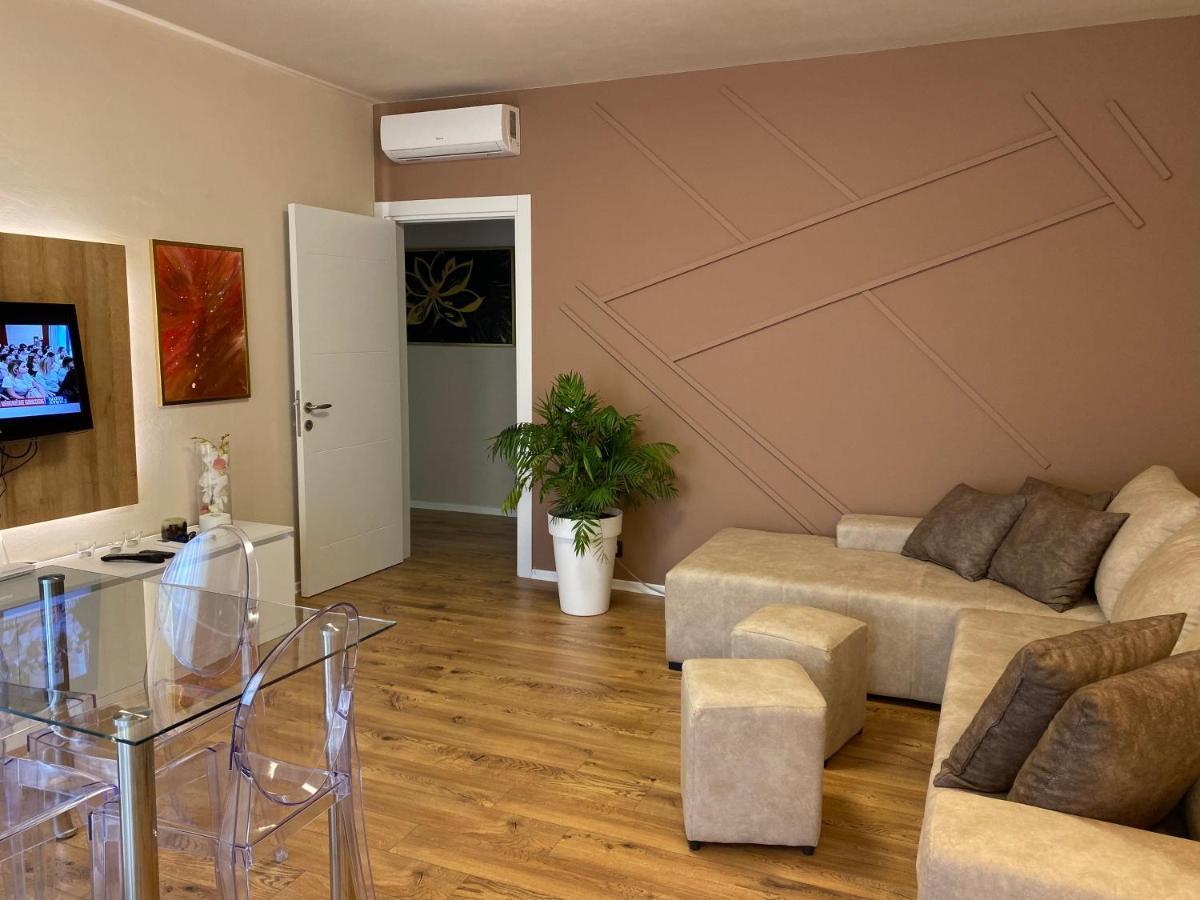 Nemis Apartments In The Centre Of Tirana Four Free Parking Exteriér fotografie