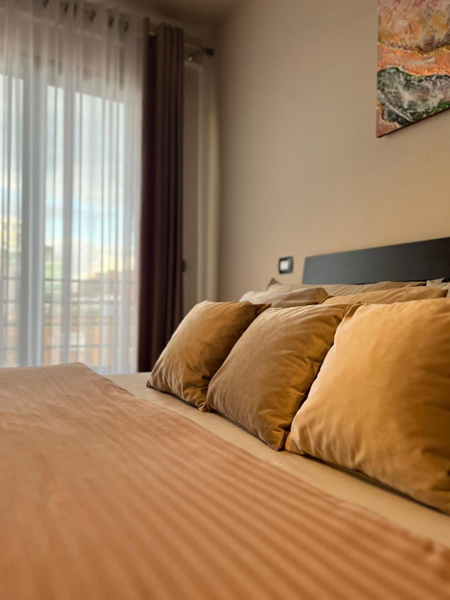 Nemis Apartments In The Centre Of Tirana Four Free Parking Exteriér fotografie